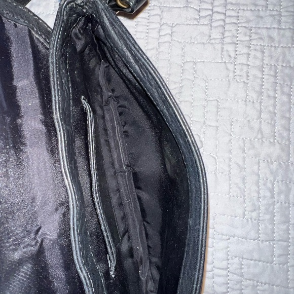 ❤️ Price Drop Tory Burch Amanda Black Leather Gold Tone Hardware Crossbody Bag - Picture 13 of 16